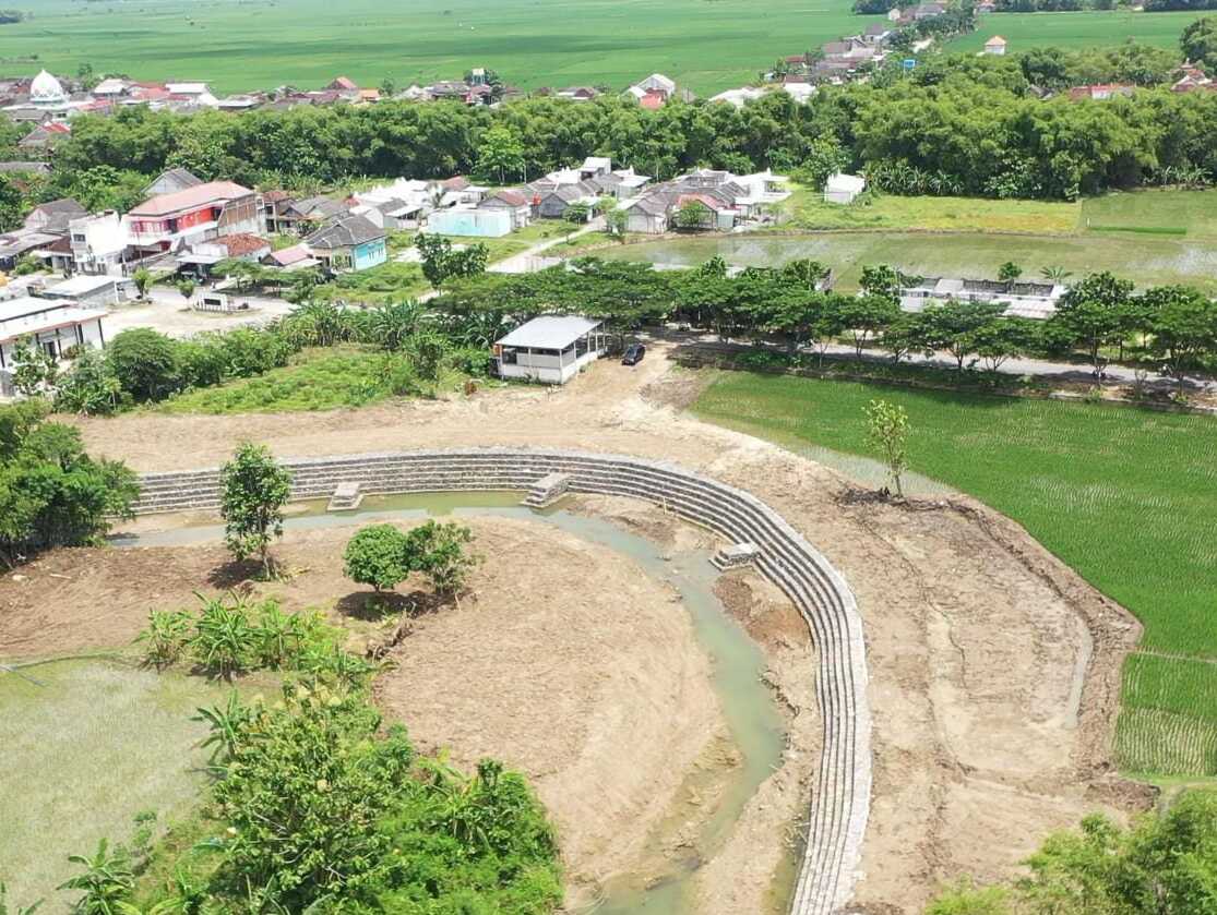 Pembangunan Pelindung Tebing Sungai/Kali Ds. Nglumber Kec. Kepohbaru