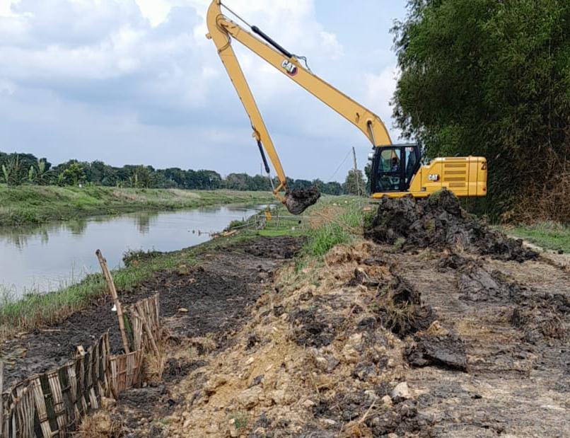PENANGANAN TANGGAP DARURAT BENCANA BANJIR SUNGAI LORO SAMBIROTO