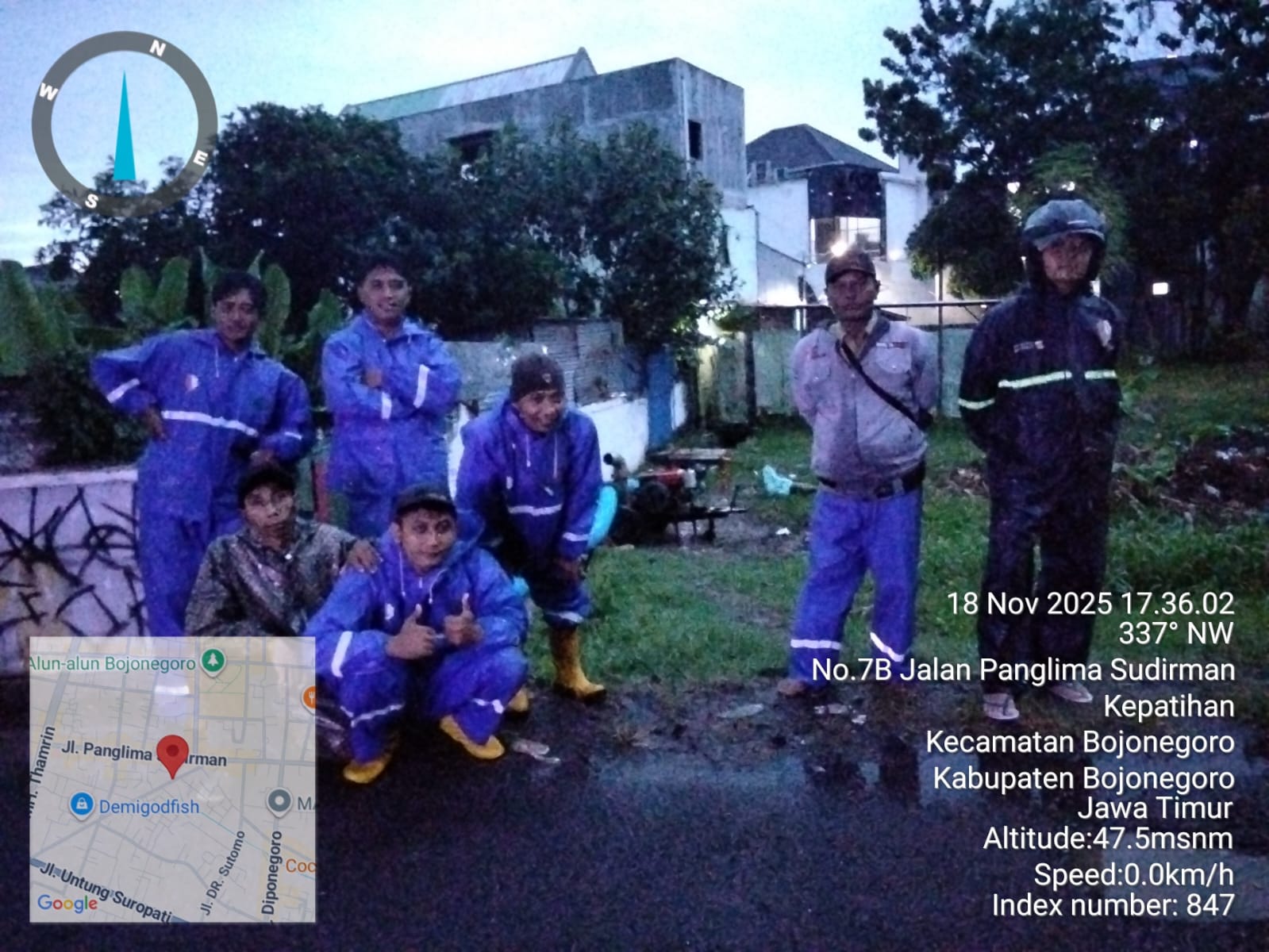 Piket penanganan banjir di gg irigasi kepatihan
